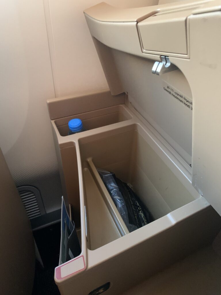 Neil Scrivener reviews Etihad Airline's Business Class seat onboard their Boeing 797-9.