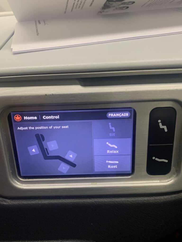 Neil Scrivener reviews Air Canada's Signature Class (Business Class) offering on board the Boeing 787.