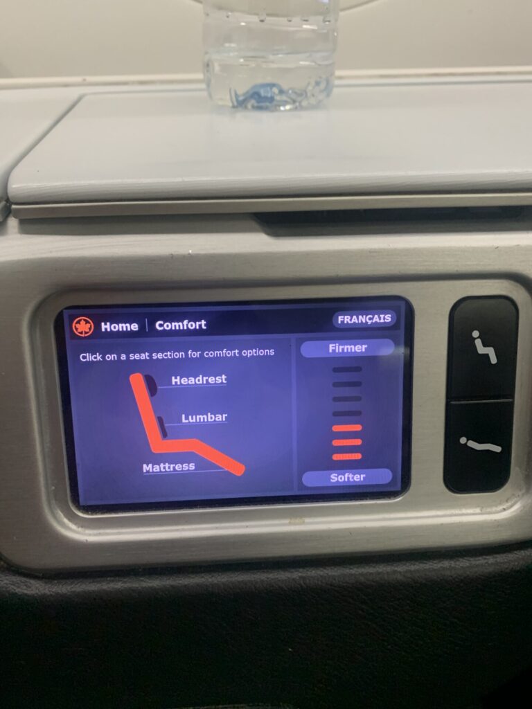 Neil Scrivener reviews Air Canada's Signature Class (Business Class) offering on board the Boeing 787.