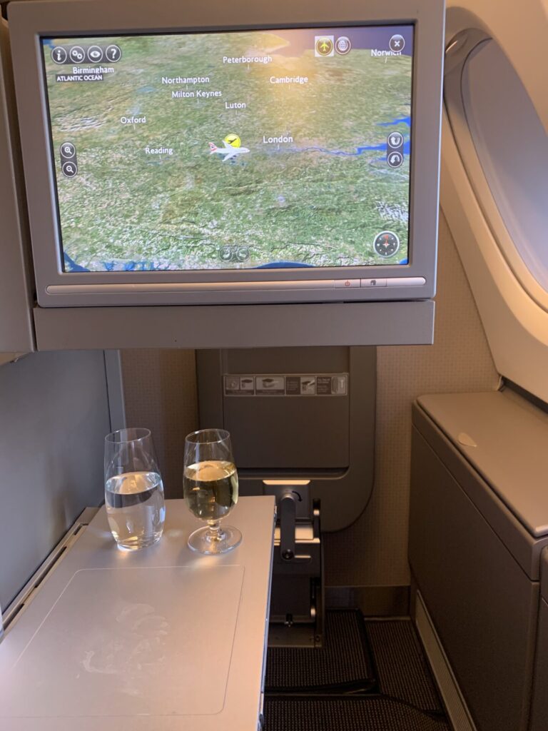 Neil Scrivener reviews BA269 in British Airways' Club World from London Heathrow (LHR) to Los Angeles (LAX).