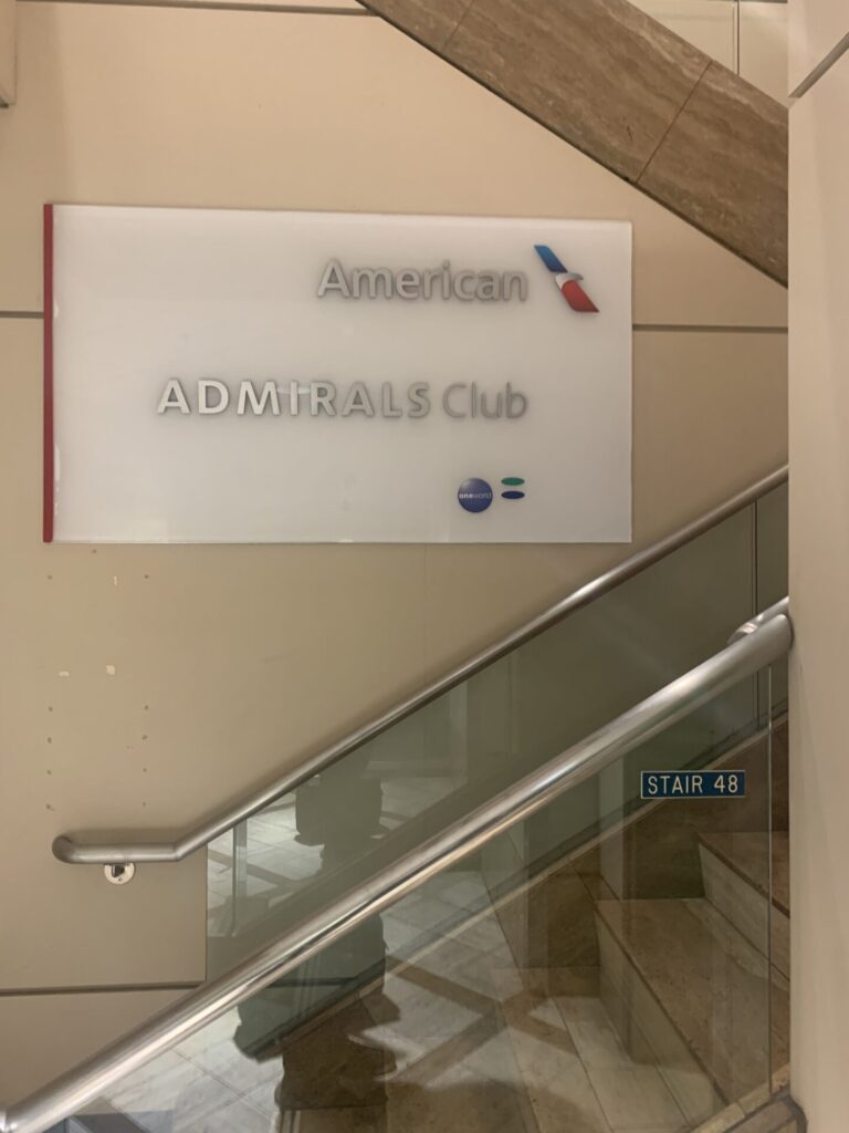 Neil Scrivener reviews the American Airlines Admirals Club Terminal 5, at Los Angeles International Airport (LAX)