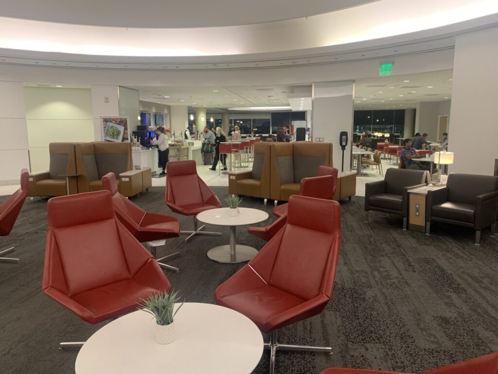 Neil Scrivener reviews the American Airlines Admirals Club Terminal 5, at Los Angeles International Airport (LAX)