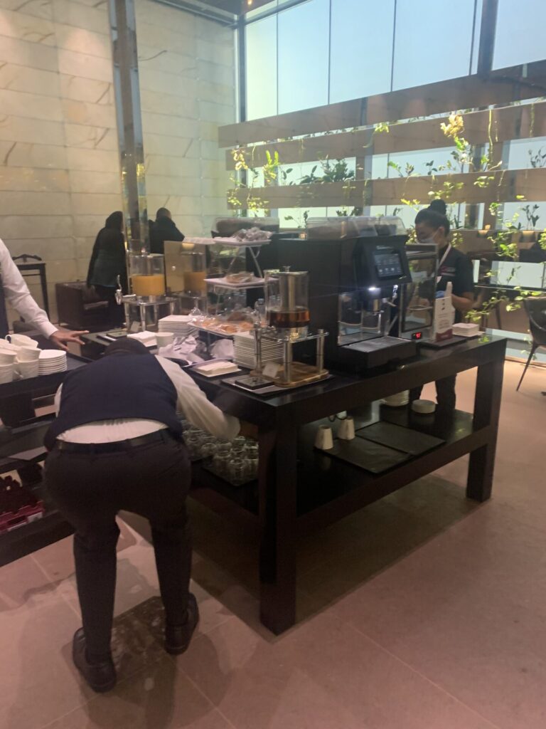 Neil Scrivener reviews the Priority Pass Al Maha Lounge at Doha Hamad International Airport, Qatar.