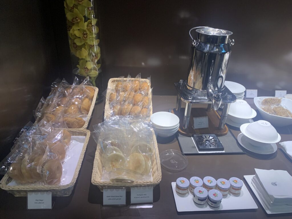 Neil Scrivener reviews the Priority Pass Al Maha Lounge at Doha Hamad International Airport, Qatar.