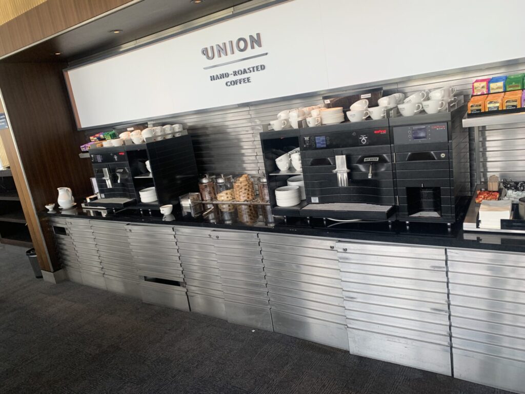 Neil Scrivener reviews the British Airways Galleries South Business Class Lounge at Heathrow's Terminal 5, available for OneWorld members.