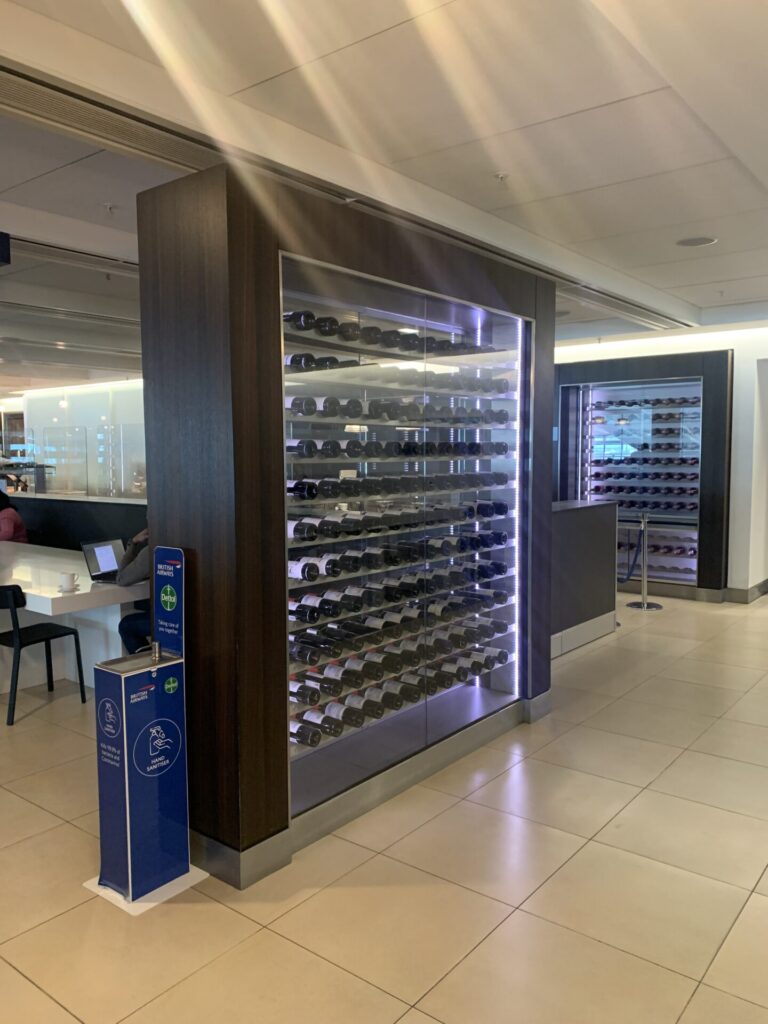 Neil Scrivener reviews the British Airways Galleries South Business Class Lounge at Heathrow's Terminal 5, available for OneWorld members.