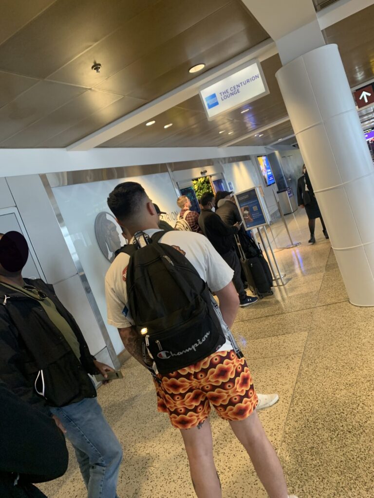 Flying Business reviews the American Express Centurion Lounge at B-Gates in Seattle-Tacoma Airport. Available to American Express Platinum Card holders.