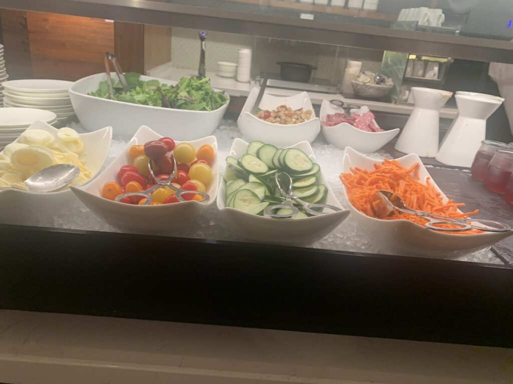 Flying Business reviews the American Express Centurion Lounge at B-Gates in Seattle-Tacoma Airport. Available to American Express Platinum Card holders.