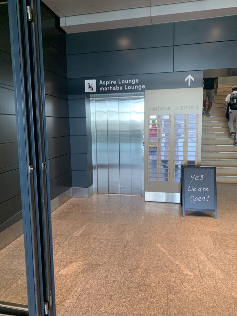 Flying Business reviews the Aspire Lounge at Zurich Airport (Switzerland), while flying Swiss Air.