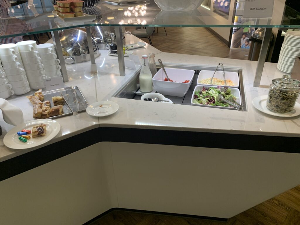 Flying Business reviews the Aspire Lounge at Zurich Airport (Switzerland), while flying Swiss Air.