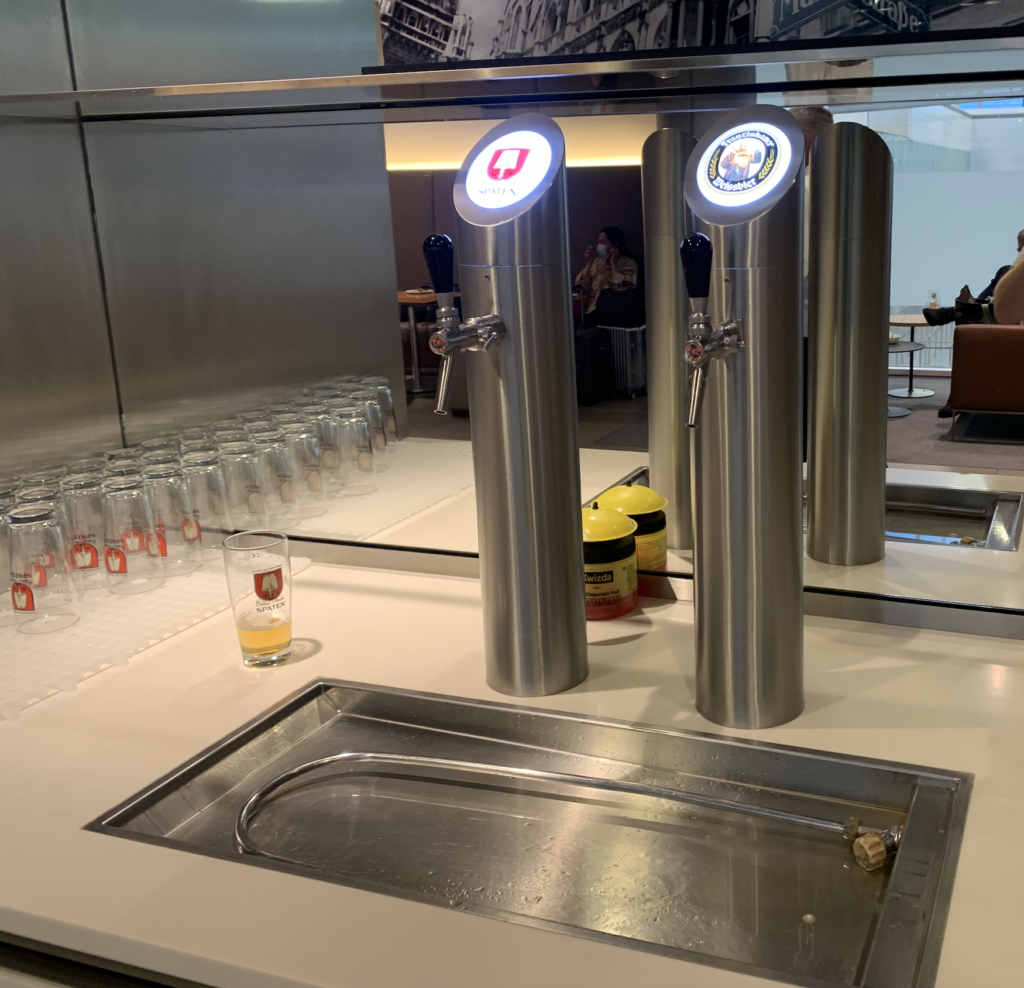 Flying Business reviews the Lufthansa Business Lounge at Terminal 2, K-Gates in Munich Airport - Flughafen München