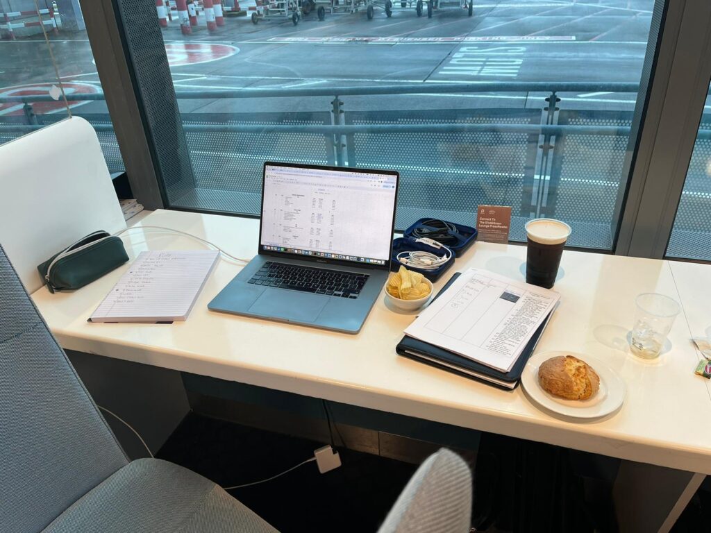 Flying Business reviews the 51st & Green Lounge in Dublin's US Pre-Clearance area, access for those flying Business Class with American Airlines, Delta Airlines, United Airlines and Aer Lingus.