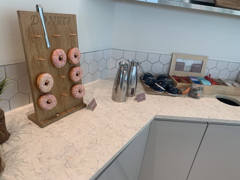 Flying Business reviews the 51st & Green Lounge in Dublin's US Pre-Clearance area, access for those flying Business Class with American Airlines, Delta Airlines, United Airlines and Aer Lingus.