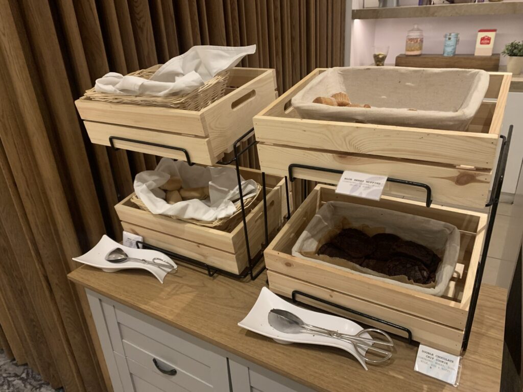 Neil Scrivener reviews the Plaza Premium Lounge at Heathrow's Terminal 2, using an American Express Platinum Card for access.