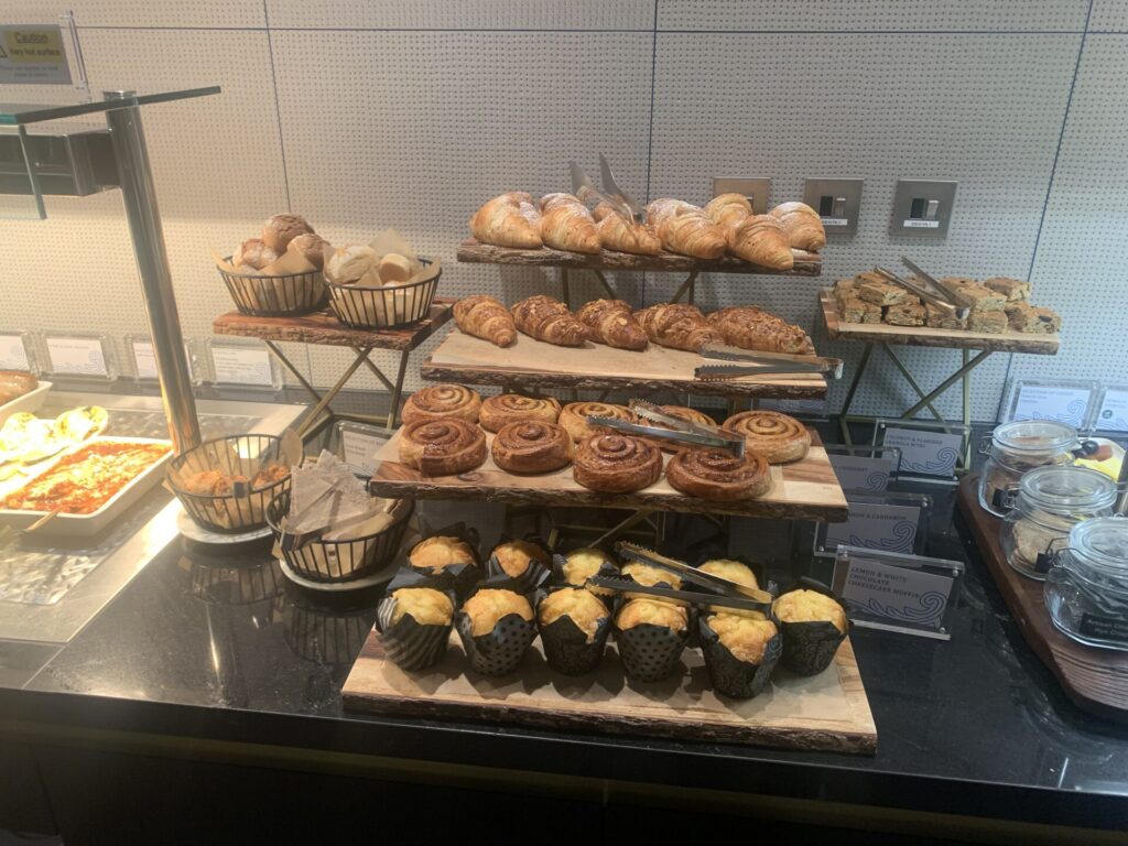 Flying Business review the American Express Centurion Lounge in London Heathrow's Terminal 3.