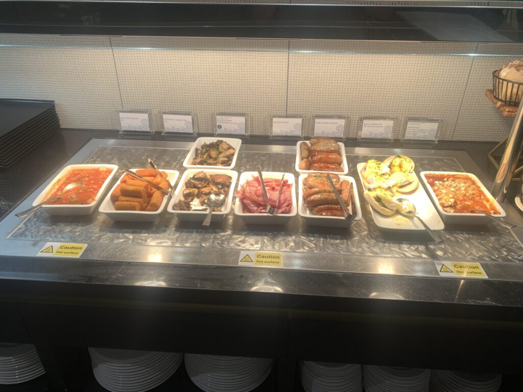 Flying Business review the American Express Centurion Lounge in London Heathrow's Terminal 3.