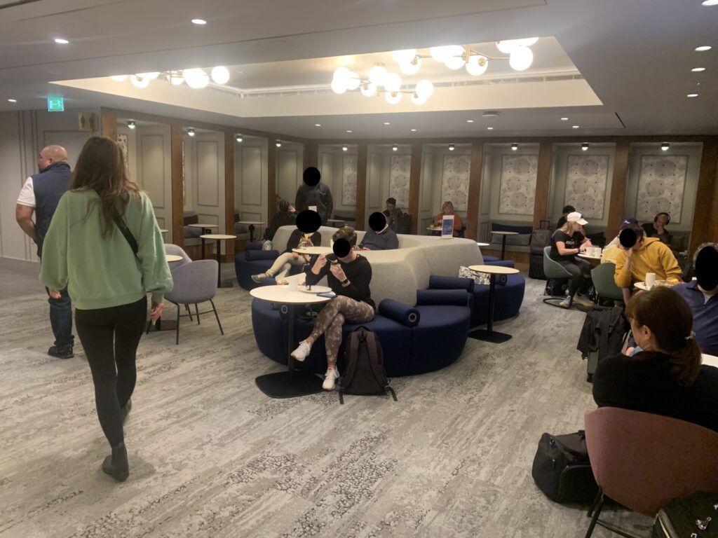 Flying Business review the American Express Centurion Lounge in London Heathrow's Terminal 3.