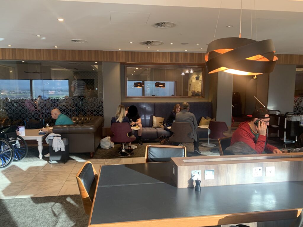 Neil Scrivener reviews the No1 Lounge at Heathrow's Terminal 3, with access via Priority Pass. 
