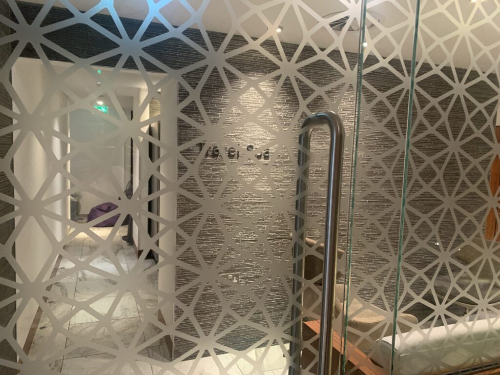 Neil Scrivener reviews the No1 Lounge at Heathrow's Terminal 3, with access via Priority Pass. 