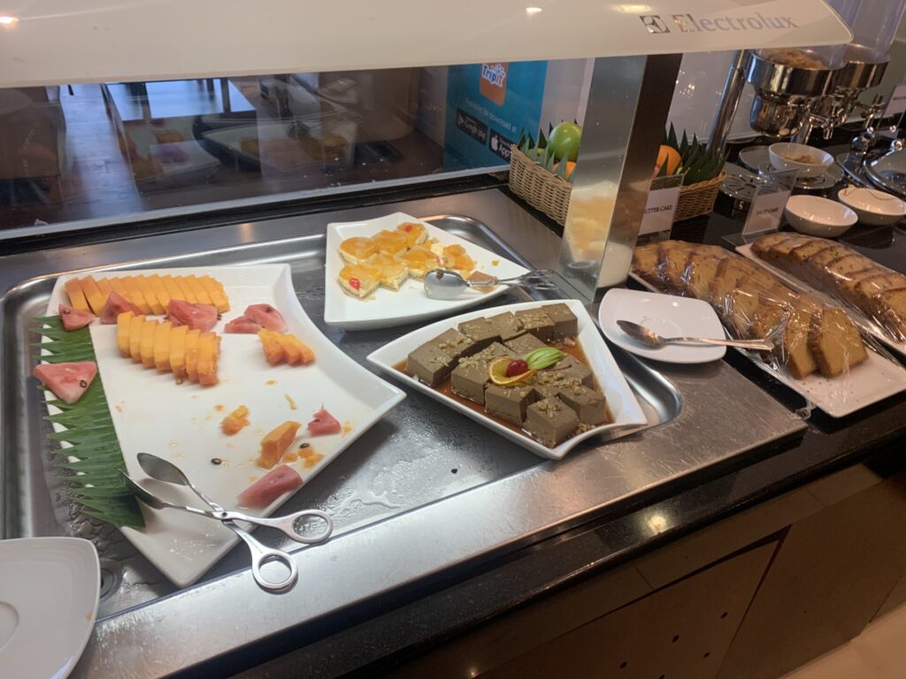 Flying Business reviews the Srilankan Airlines Serendib Lounge in Colombo's Bandaranaike International Airport in Sri Lanka.