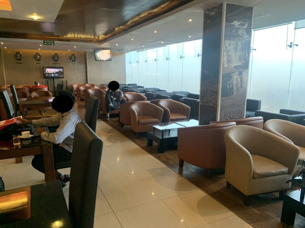 Flying Business reviews the Srilankan Airlines Serendib Lounge in Colombo's Bandaranaike International Airport in Sri Lanka.