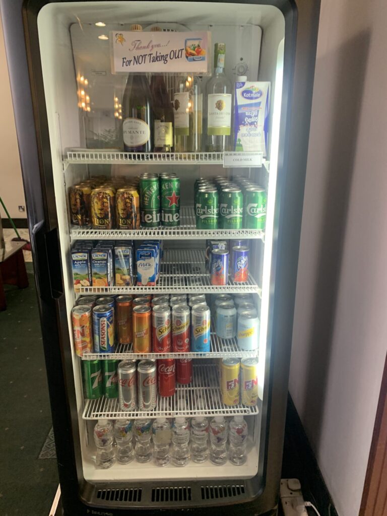 Flying Business reviews the Lotus Lounge at Bandaranaike International Airport, Sri Lanka. -available for Priority Pass members. 