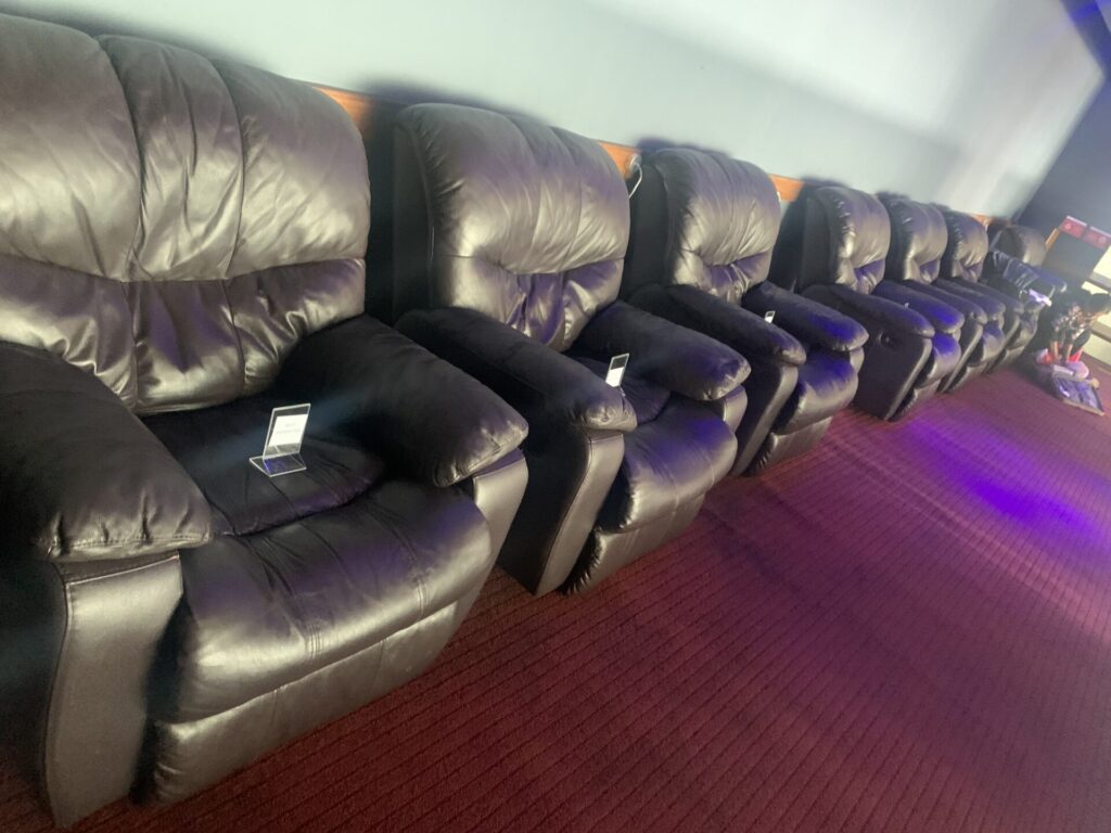 Flying Business reviews the Srilankan Airlines Serendib Lounge in Colombo's Bandaranaike International Airport in Sri Lanka.