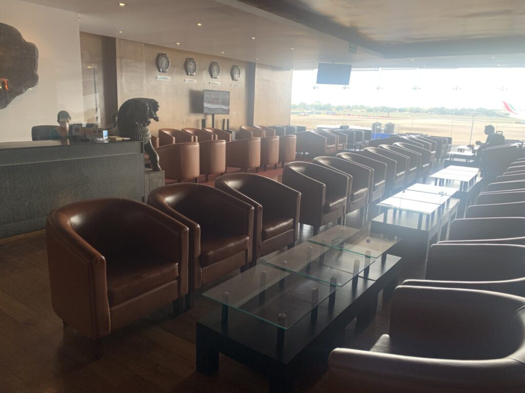 Flying Business reviews the Srilankan Airlines Serendib Lounge in Colombo's Bandaranaike International Airport in Sri Lanka.