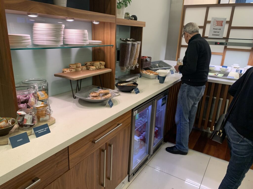 Flying Business reviews The Lounge in Dublin Airport's Terminal 2 - access for Priority Pass and American Express Members