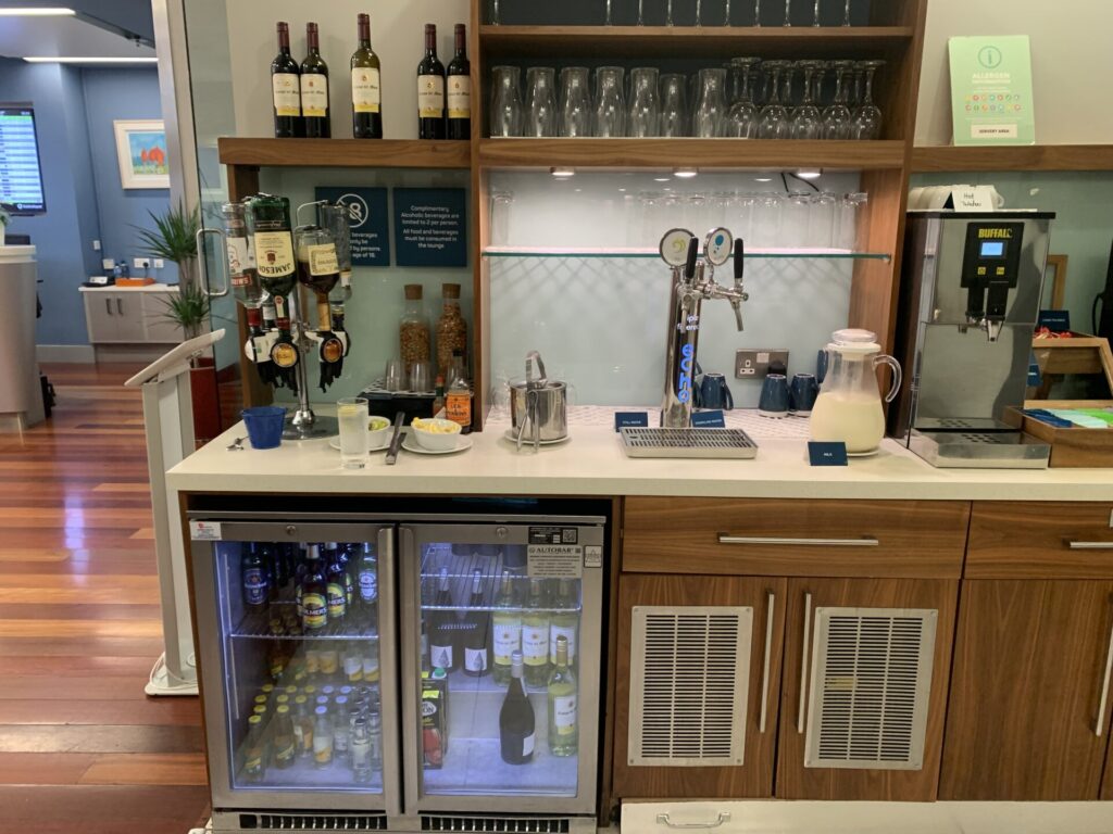 Flying Business reviews The Lounge in Dublin Airport's Terminal 2 - access for Priority Pass and American Express Members