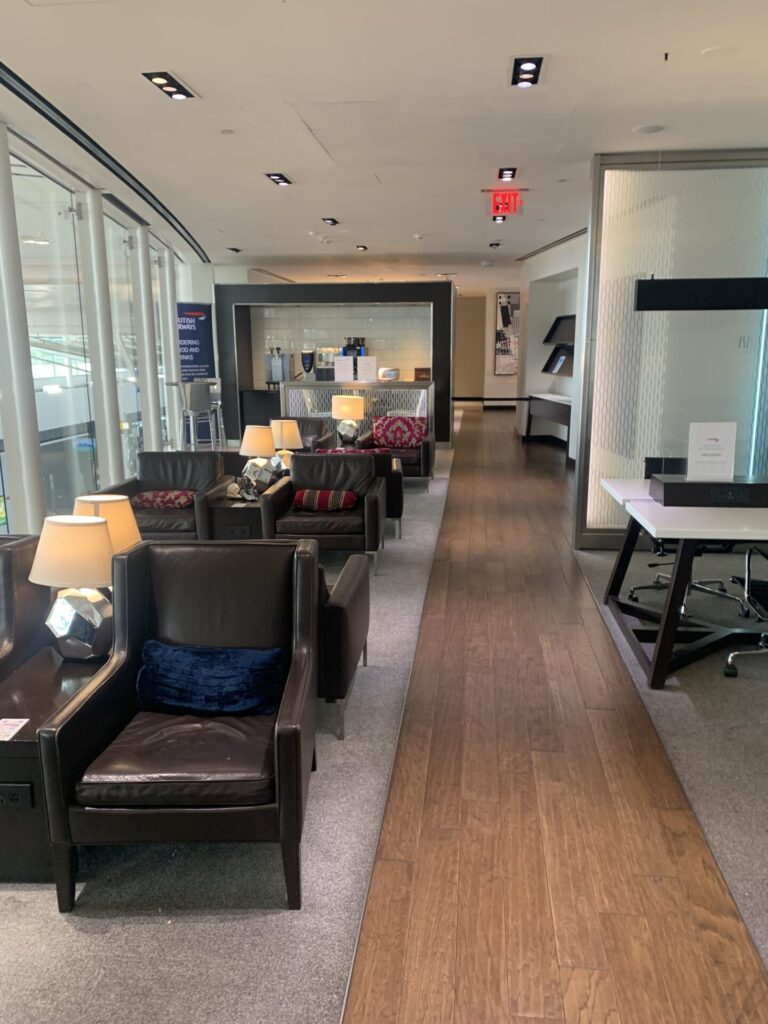 Flying Business reviews the British Airways Lounge in Washington Dulles' Airport, in Concourse B - which also serves as a Priority Pass Lounge.