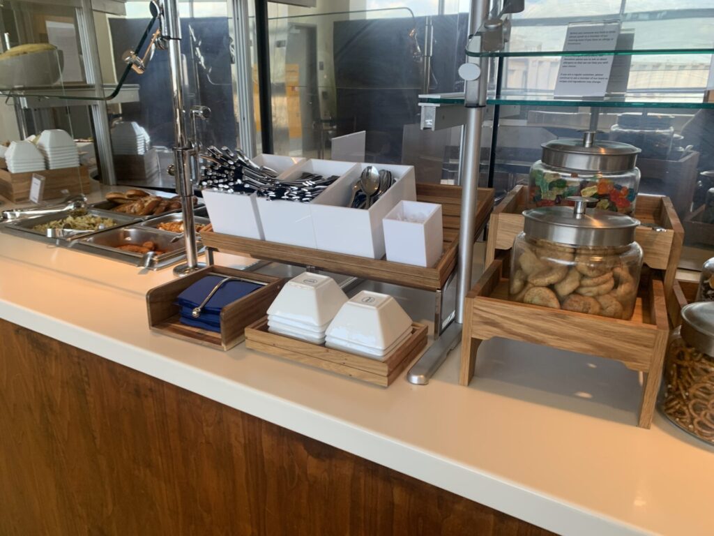 Neil Scrivener reviews Lufthansa's Business and Senator lounges in Washington Dulles' (IAD) Concourse B.