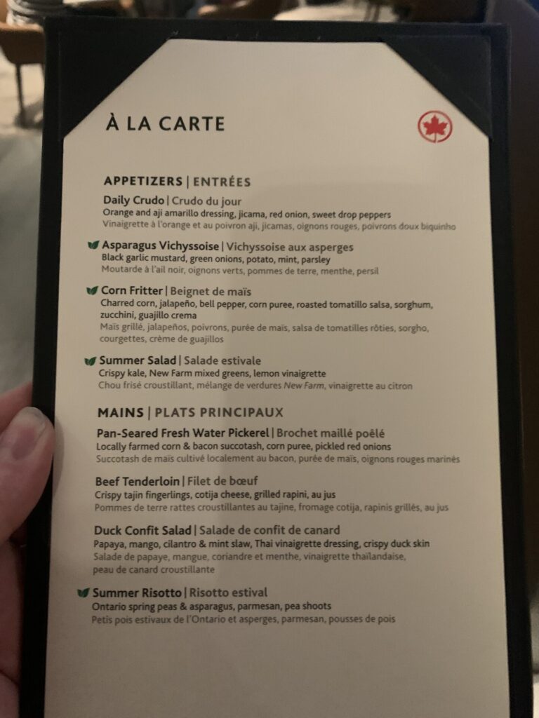 Flying Business reviews the Air Canada Signature Lounge at Toronto's Pearson Airport (YYZ). 