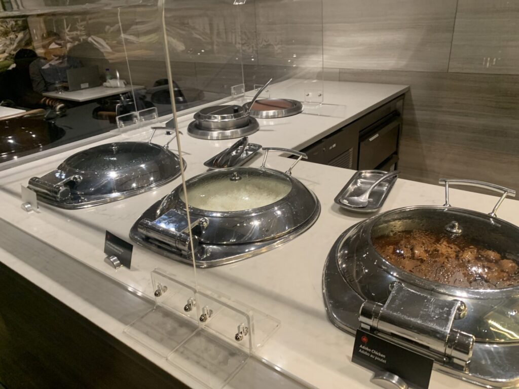 Flying Business reviews the Air Canada Signature Lounge at Toronto's Pearson Airport (YYZ). 