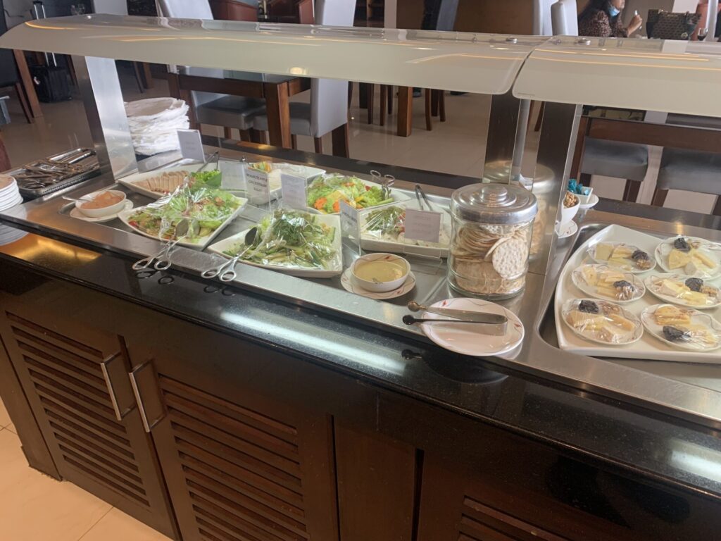 Flying Business reviews the Srilankan Airlines Serendib Lounge in Colombo's Bandaranaike International Airport in Sri Lanka.