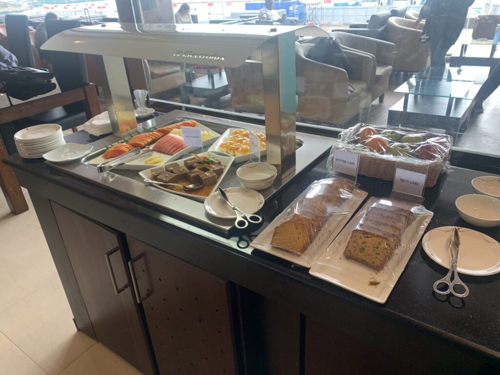 Flying Business reviews the Srilankan Airlines Serendib Lounge in Colombo's Bandaranaike International Airport in Sri Lanka.