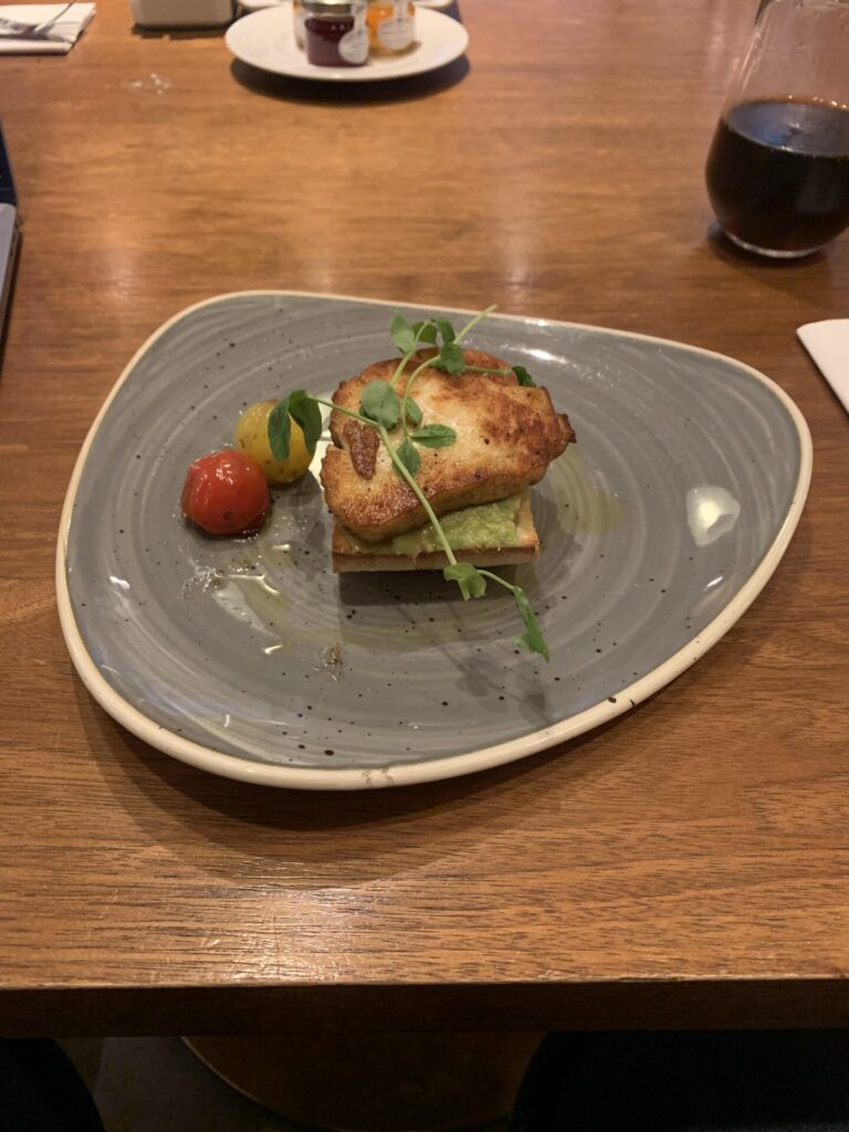 Flying Business reviews the Cathay Pacific First and Business Class Lounges at Heathrow's Terminal 3.