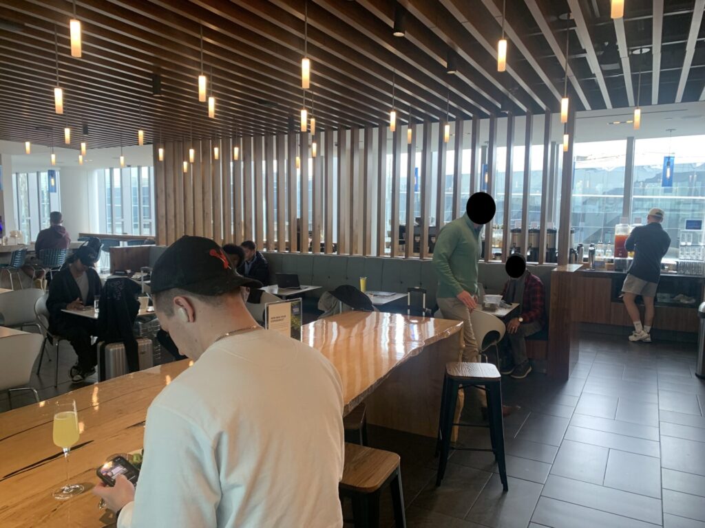 Flying Business reviews the American Express Centurion Lounge at Philadelphia's International Airport.