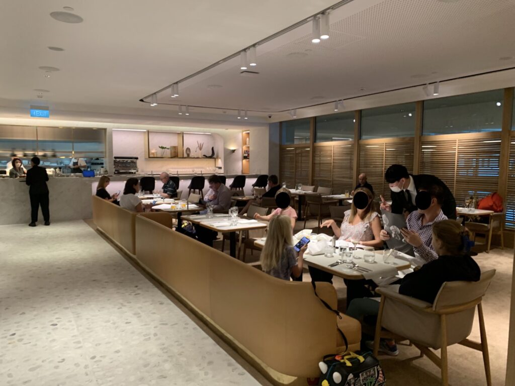 Flying Business reviews the Qantas Airlines First Lounge in Terminal 1 of Singapore's Changi Airport - accessed via OneWorld Emerald status.
