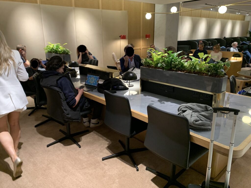 Flying Business reviews the Qantas Airlines First Lounge in Terminal 1 of Singapore's Changi Airport - accessed via OneWorld Emerald status.