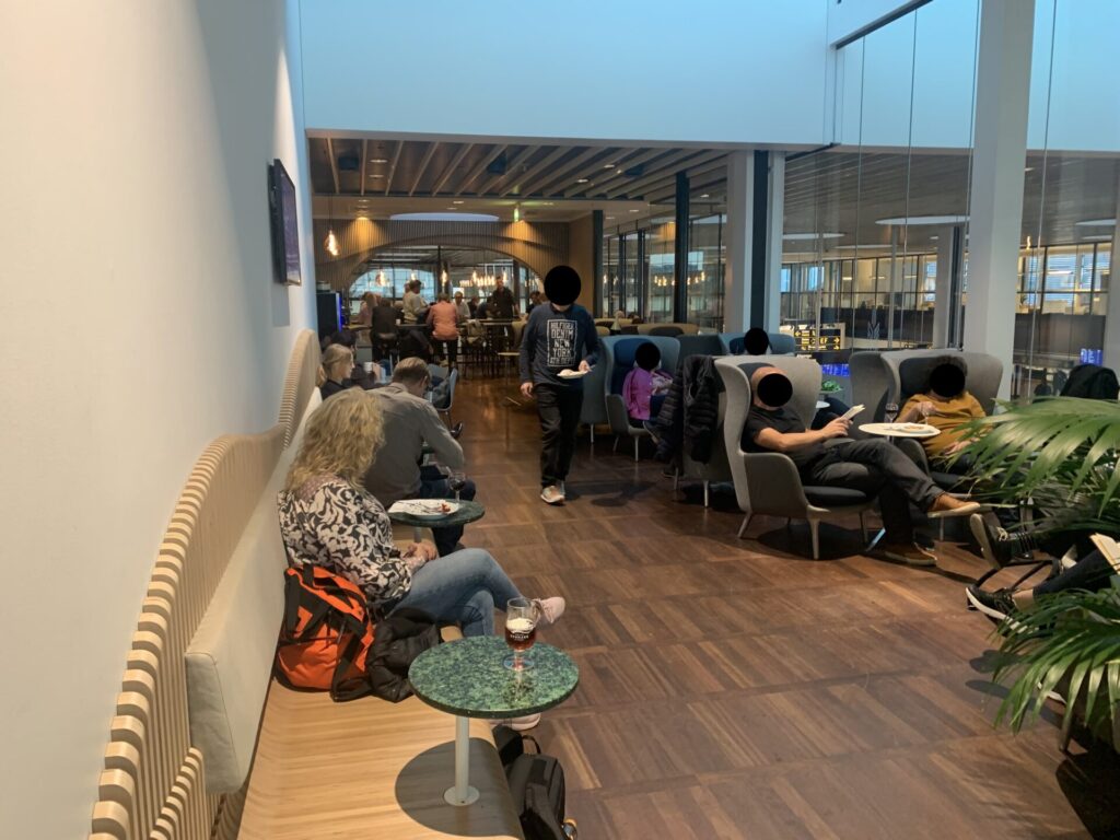 Flying Business reviews the Carlsberg Aviator Lounge in Copenhagen's Kastrup Airport in Denmark, accessed via a Priority Pass. 