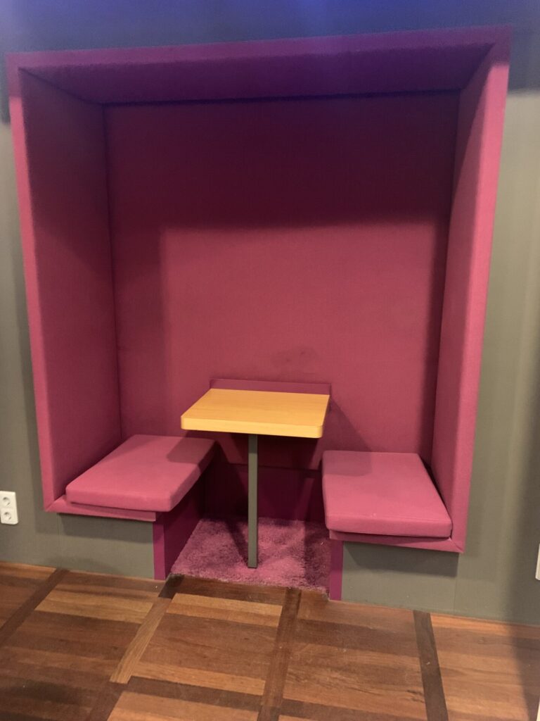 Flying Business reviews the Aspire Lounge in Copenhagen's Kastrap International Airport, CPH - accessed via a Priority Pass