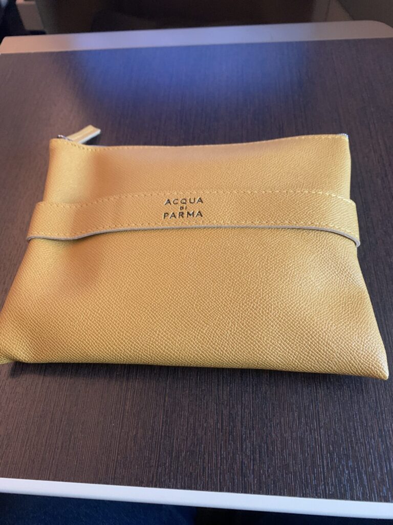 Neil Scrivener reviews a flight from Dublin to Abu Dhabi with Etihad on the EY42 787-9 in Business Class.