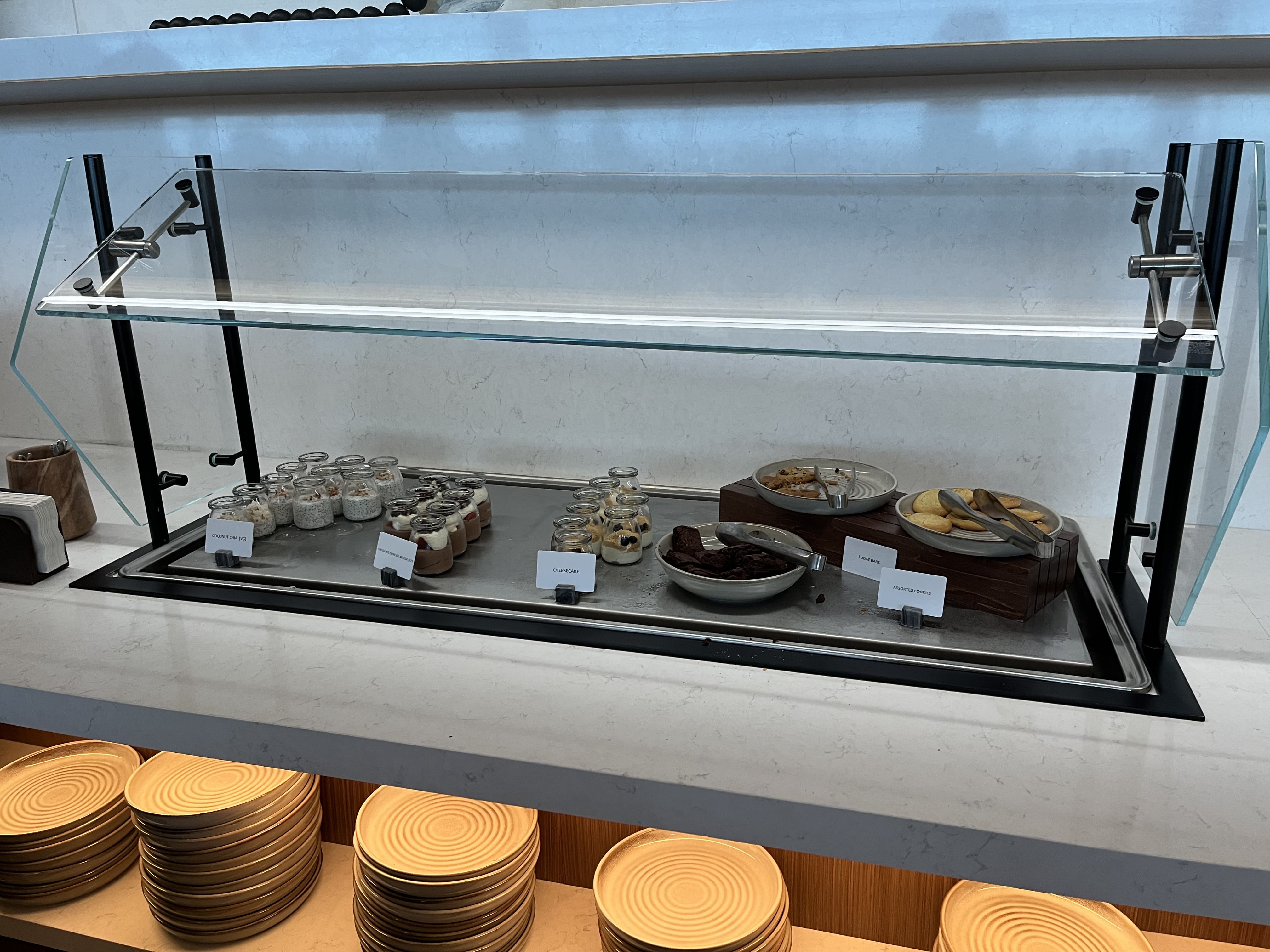 Neil Scrivener reviews the American Airlines/British Airways Soho Lounge in JFK's Terminal 8 - New York John F Kennedy Airport.