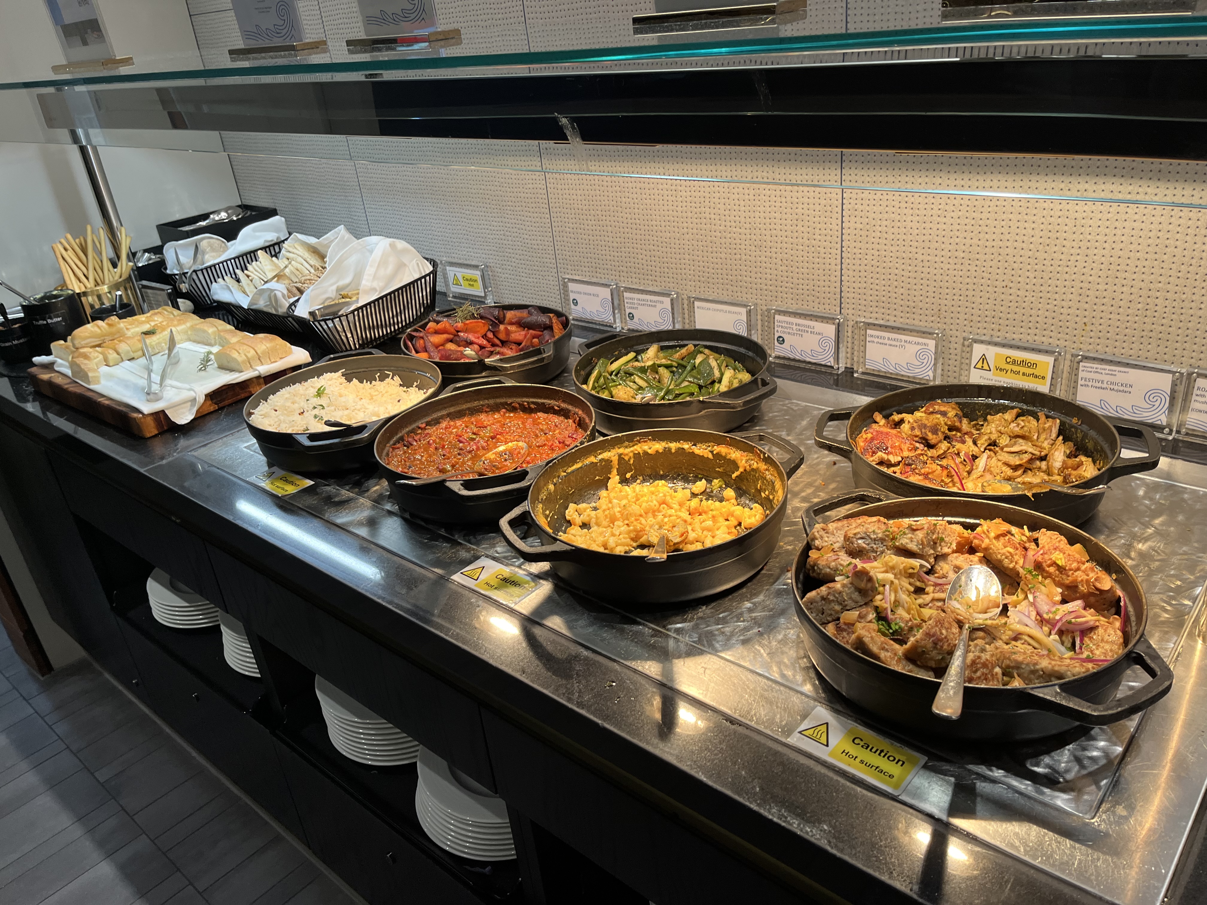 Flying Business review the American Express Centurion Lounge in London Heathrow's Terminal 3.