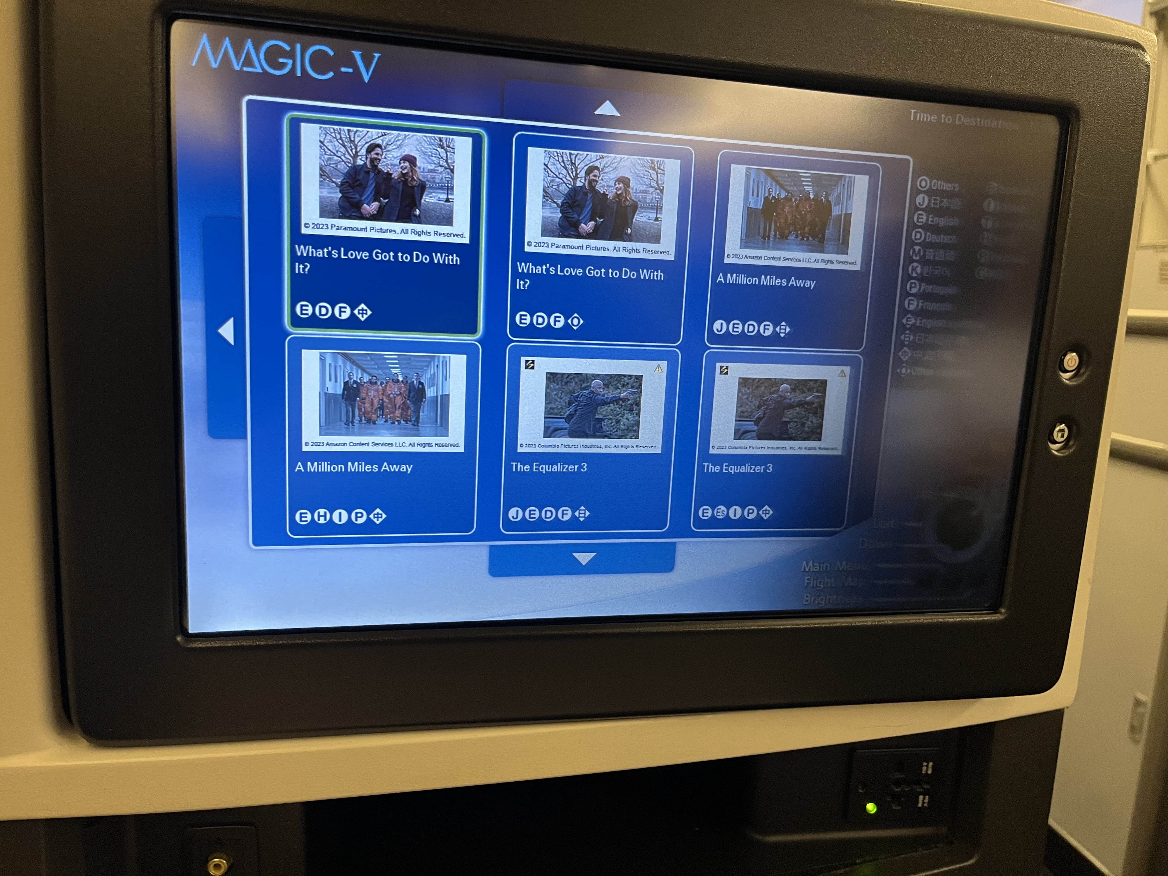 Neil Scrivener reviews Japan Airlines (JAL) flights JL35 and JL38 from Tokyo to Singapore and back on the Boeing 767-300ER in Business Class.