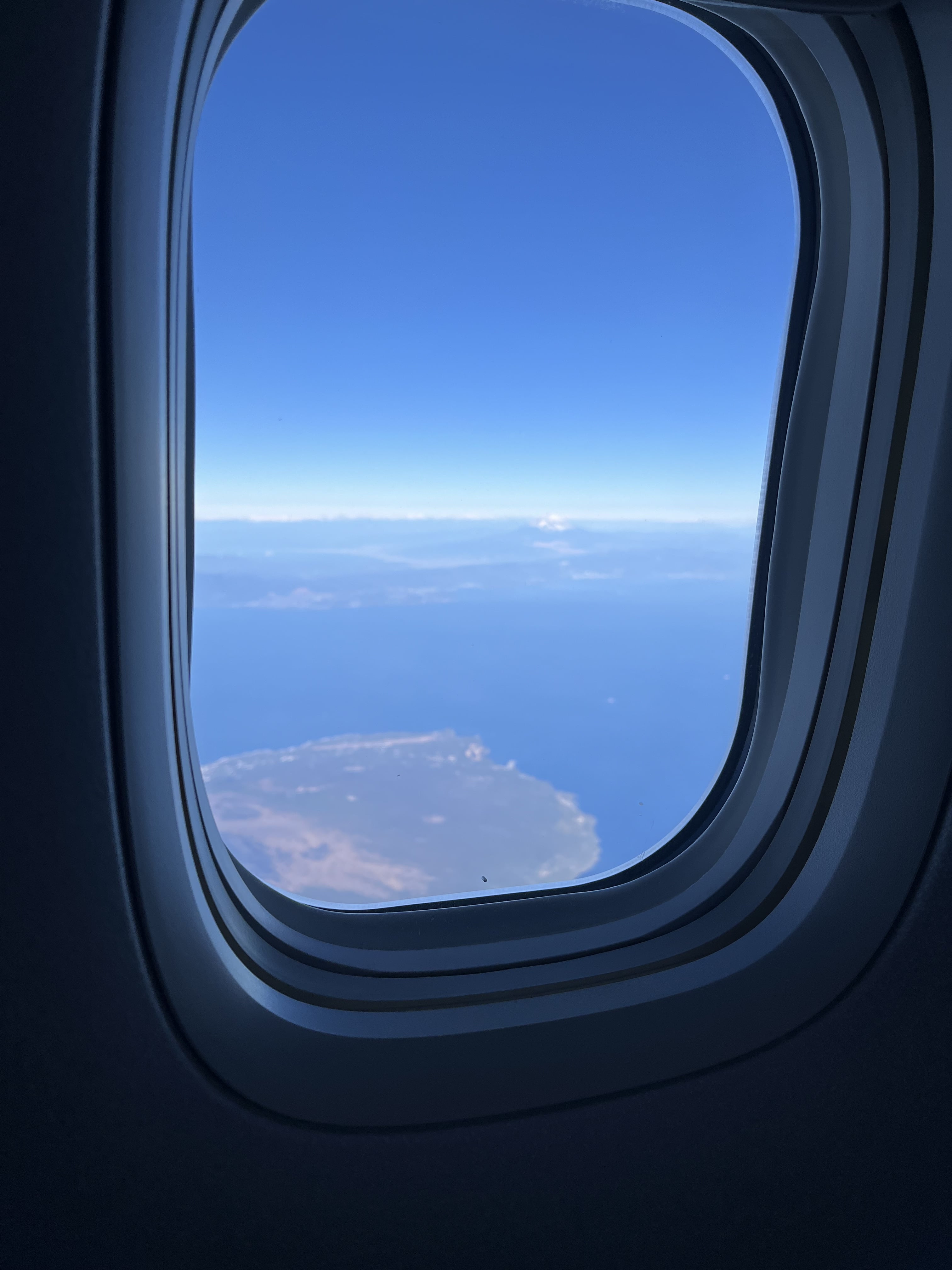 Neil Scrivener reviews Japan Airlines (JAL) flights JL35 and JL38 from Tokyo to Singapore and back on the Boeing 767-300ER in Business Class.