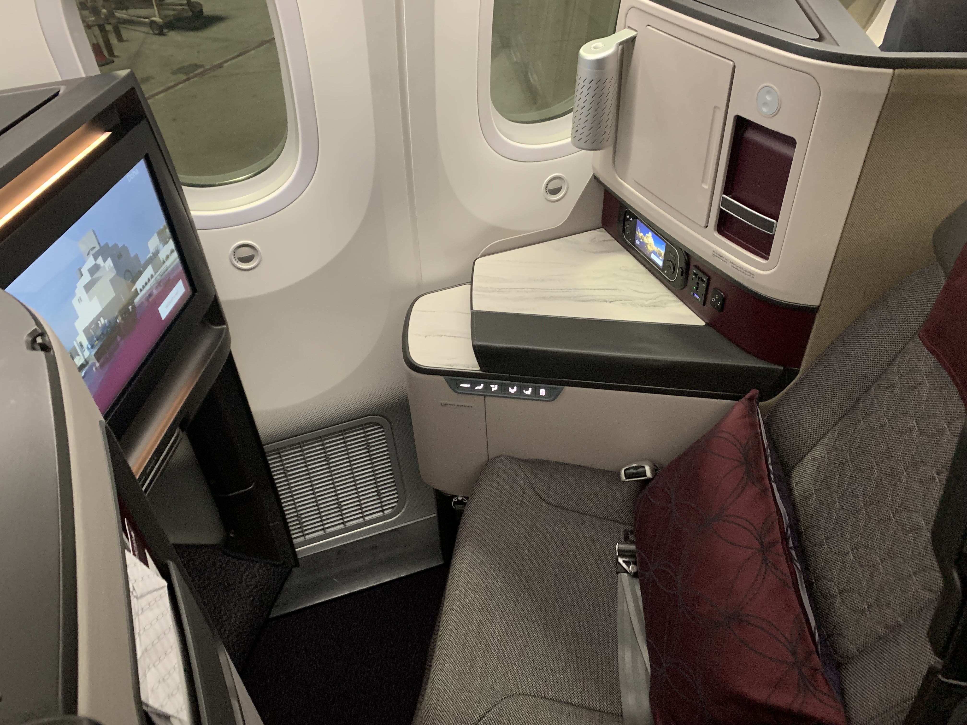 Neil Scrivener reviews Qatar Airways First Class on QR1018 from Doha (DOH) to Dubai (DXB) on the Boeing 787-9.