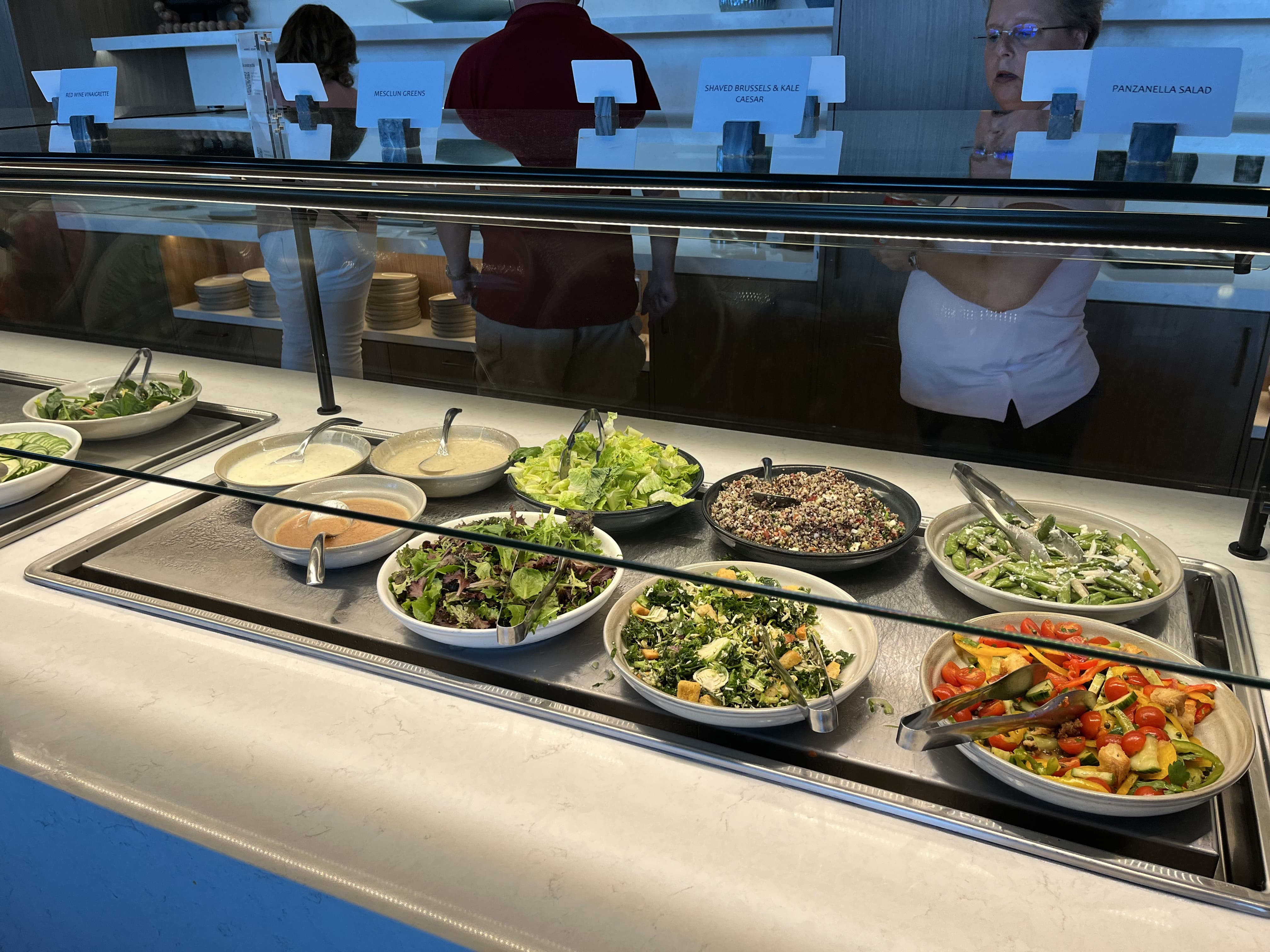 Neil Scrivener reviews the American Airlines/British Airways Soho Lounge in JFK's Terminal 8 - New York John F Kennedy Airport.