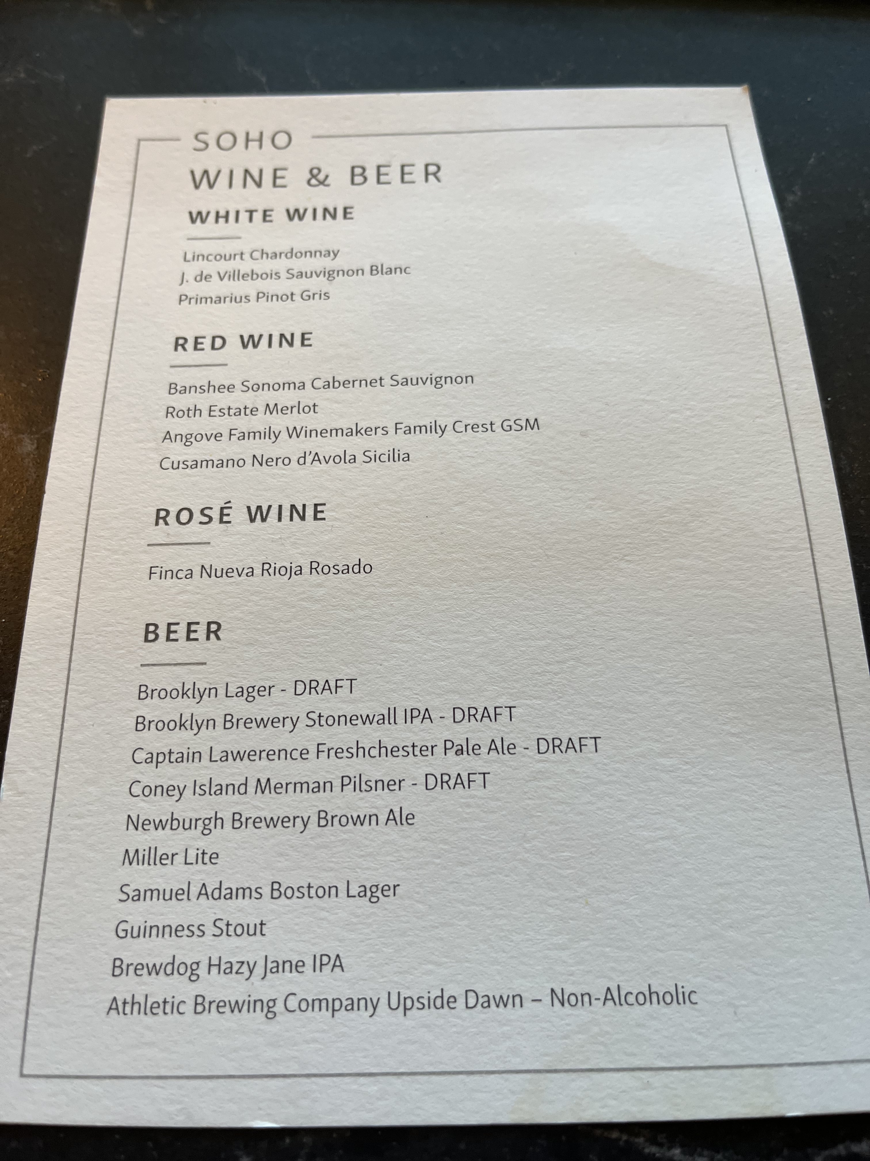 Neil Scrivener reviews the American Airlines/British Airways Soho Lounge in JFK's Terminal 8 - New York John F Kennedy Airport.